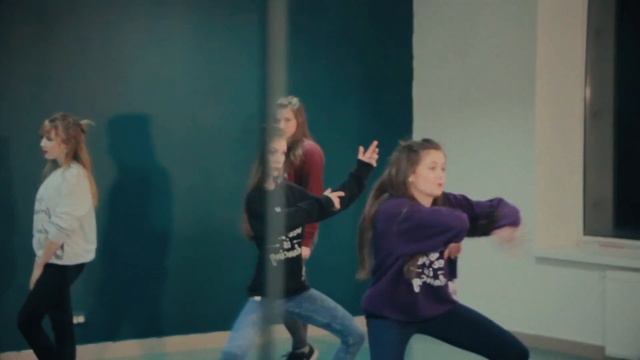 Varsity Crew/Maasai Dance School Choreography by Julia Gulian смотреть онлайн