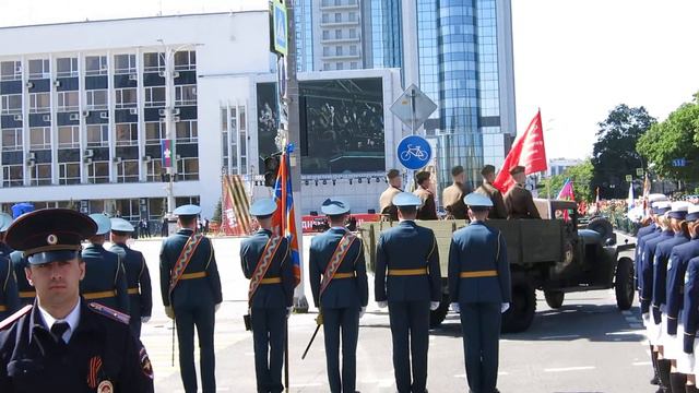 09.05.2022. Россия. Краснодар. Первые 11 минут Парада Победы перед тем, как на меня напали кубаноид смотреть онлайн