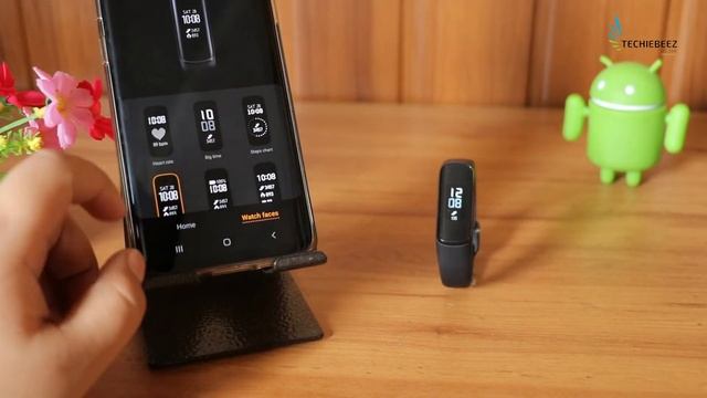 Samsung Galaxy Fit e 2019| Unboxing & Review | Best Fitness Tracker? смотреть онлайн