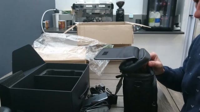 Unboxing the DJI Mavic Pro Flymore Combo at the Silverback Lab. смотреть онлайн