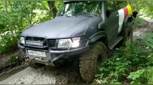 Бензиновый Nissan Patrol на 40 колесах против дизельного Nissan Patrol на трепадорах 38.5