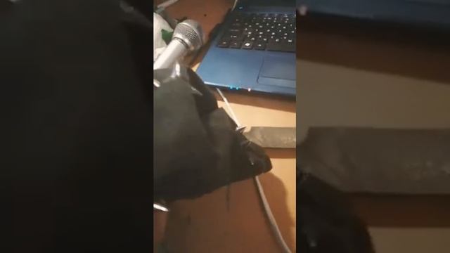 DIY идея: пришиваю лезвие к кепке и рассказываю о шипах и проколе на козырьке [Tilacin]