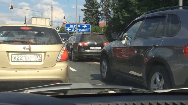 Танцы на машине в пробке) смотреть онлайн