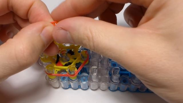 3d ВЕСЕЛЫЙ ЦВЕТОК из резинок Rainbow Loom Bands. Урок 465. Как сплести ЦВЕТОК смотреть онлайн