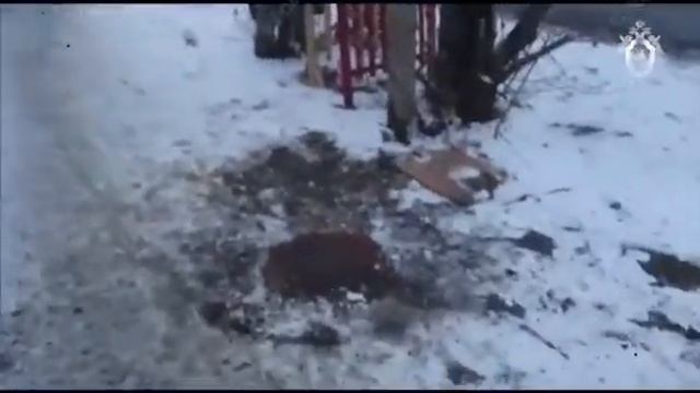 В Кургане женщина с коляской провалилась в канализацию смотреть онлайн