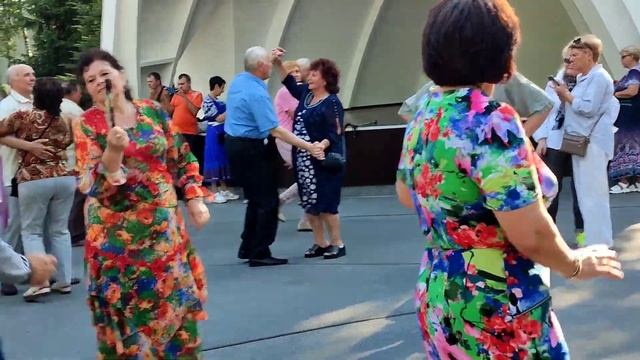 МЫ ВЛЮБЛЕНЫ! ТАНЦЫ ХАРЬКОВ УКРАИНА ИЮЛЬ 2023 смотреть онлайн