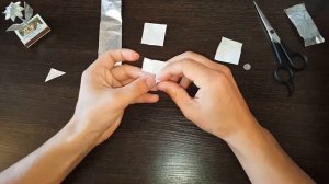 Как сделать цветок из фольги от пачки сигарет!!!