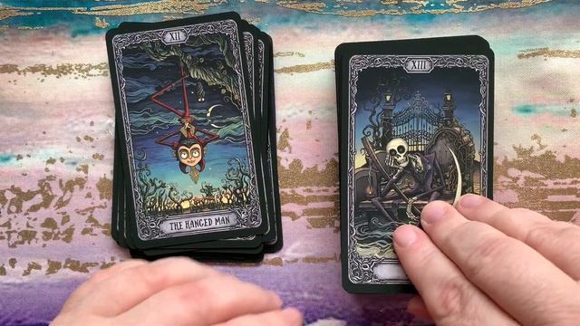 The Dark Mansion Tarot - Unboxing and Review. I LOVE this deck! 🥰 смотреть онлайн