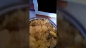 Картофельное пюре с тушёной и луком