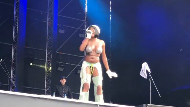 Azealia Amanda Banks . Moscow смотреть онлайн