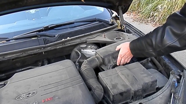 Замена воздушного фильтра Форд Мондео 3 смотреть онлайн