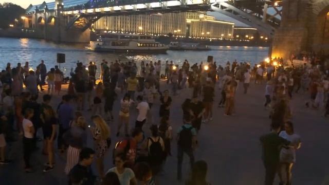 ПАРК ГОРЬКОГО ПРАЗДНУЕТ 90 ЛЕТ!!!!!! смотреть онлайн