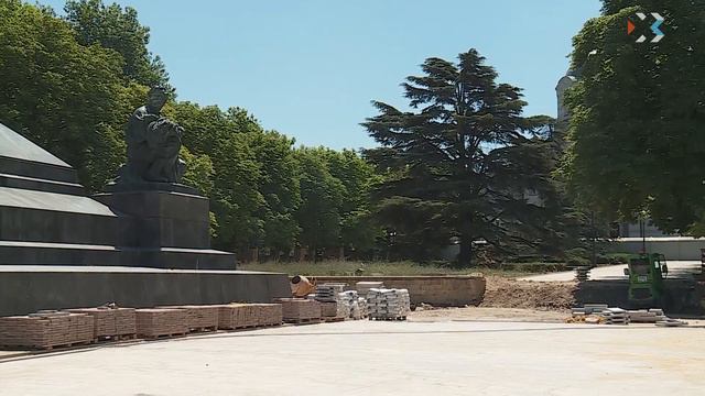 Реконструкцию сквера на Центральном холме обещают закончить раньше срока смотреть онлайн
