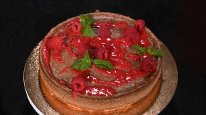 Шоколадный чизкейк. Напиток из манго, апельсина и имбиря