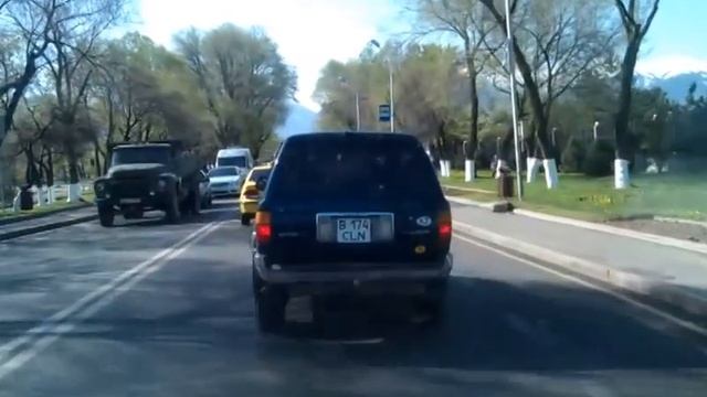 Перекрыли проезд по неясной причине
