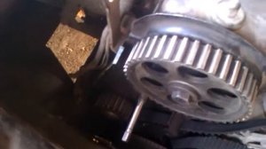 что делать если сорвалась резьба в блоке и шпилька натяжного ролика ремня грм проворачивает ваз