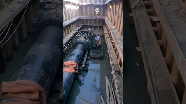 Горизонтально-шнековое бурение установкой American Augers смотреть онлайн