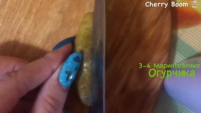 Салат из Рыбной Консервы. Съедается за минуту! Вкусный и Простой салат из консервов. Рецепт.