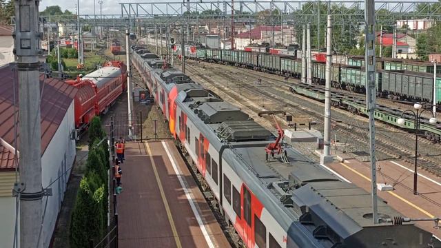 ЭС2ГП-011 Курск-Москва прибывает на станцию Тула 1-Курская смотреть онлайн