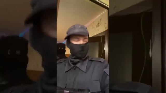 Как приручить ФСБЭшника смотреть онлайн