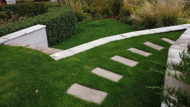 Частный сад в Самаре ( часть 2). Ландшафтный дизайн участка на склоне. Террасирование. смотреть онлайн