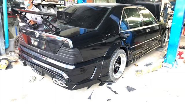 Rebuilding A Mercedes Benz W140 23-year Old смотреть онлайн