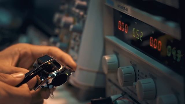 Introducing Wearbuds: World's First Fully Wireless Earbuds Charged on the Wrist смотреть онлайн