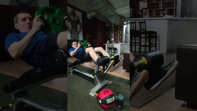 работа на скамье для пресса