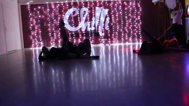Сюрприз от девочек ChilliDC. Диффузия Event смотреть онлайн