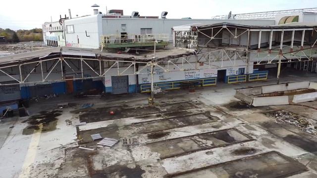 Behind the walls - Partially Demolished GM St.Catharines Ontario St Powertrain Plant Oct 31 2020 смотреть онлайн