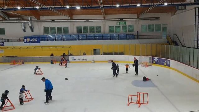 Первое пробное занятие Хоккей смотреть онлайн