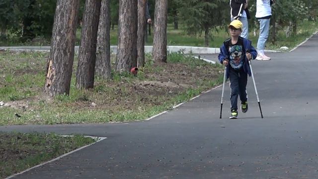 Фестиваль скандинавской ходьбы «Шагаем к долголетию» смотреть онлайн