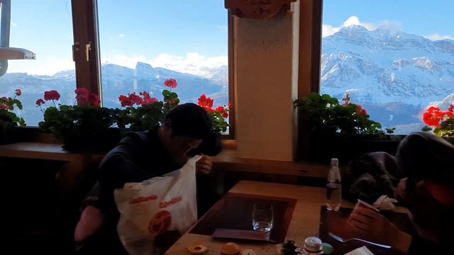 италия сын невестка внучка панорама в Альпах Cortina d'ampezzo смотреть онлайн