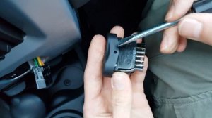 Logan, Sandero, Замена лампы кнопки стеклоподъемника