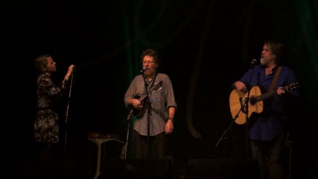 Tim O'Brien, Darrell Scott and Aoife O'Donovan - 'A House of Gold' (Glasgow, 2014) смотреть онлайн