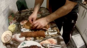 Рулет из  свиной  шкурки. Дешево но вкусно .
