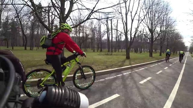 Открытие сезона поедания пончиков на ВДНХ_.mp4 смотреть онлайн
