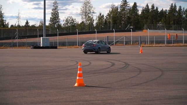 Уроки активного вождения: упражнение "Квадрат" смотреть онлайн