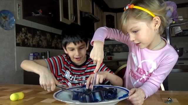 Веселый синий кот из желе! Funny Blue Jelly Cat смотреть онлайн