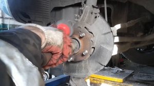 Как очистить ступицу от ржавчины.