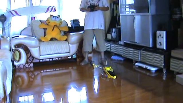 Syma S031 Indoor Maiden Flight Test смотреть онлайн