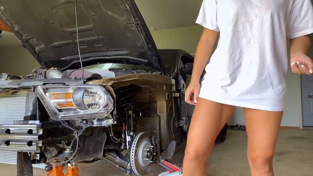 Replacing my 2011 Mustang fender/ car update смотреть онлайн