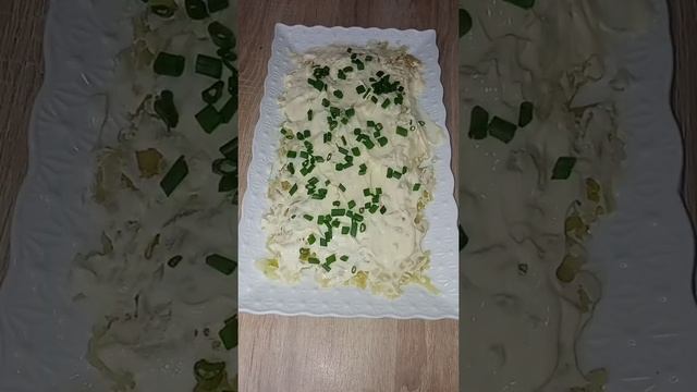 Салат из сардины в масле со свежим огруцом