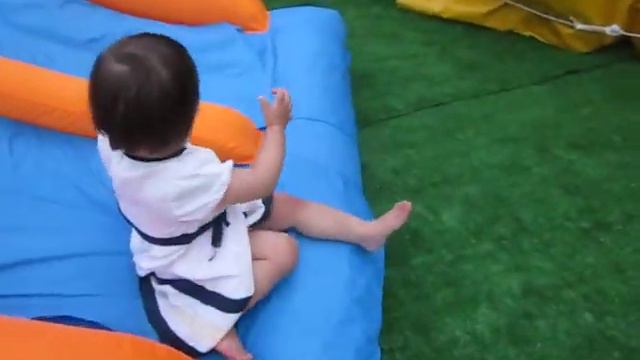 горка надувная и батут смотреть онлайн