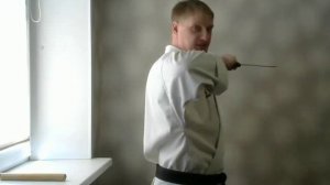 ОРУЖИЕ В РУКАХ КАРАТЭ .