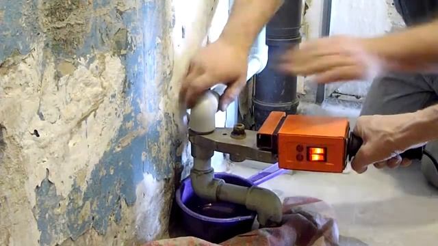 Как скрыть трубы? Короб в ванной. смотреть онлайн