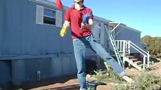 Benny James as the Juggling Fool on a Roping Dummy смотреть онлайн
