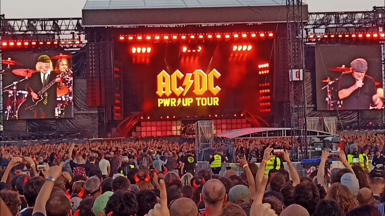 AC/DC Power Up - концерт в Реджио Эмилия, Италия 25.04.2024 смотреть онлайн