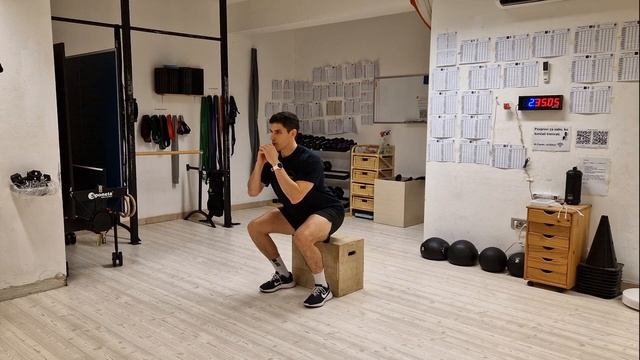 Squat Box смотреть онлайн