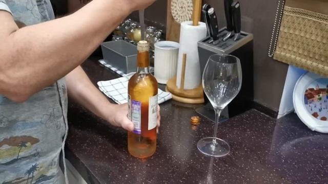 Открывание бутылки вина без штопора - обычным ножом смотреть онлайн